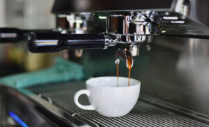 Kaffeemaschinen: Teuer vs. Günstig